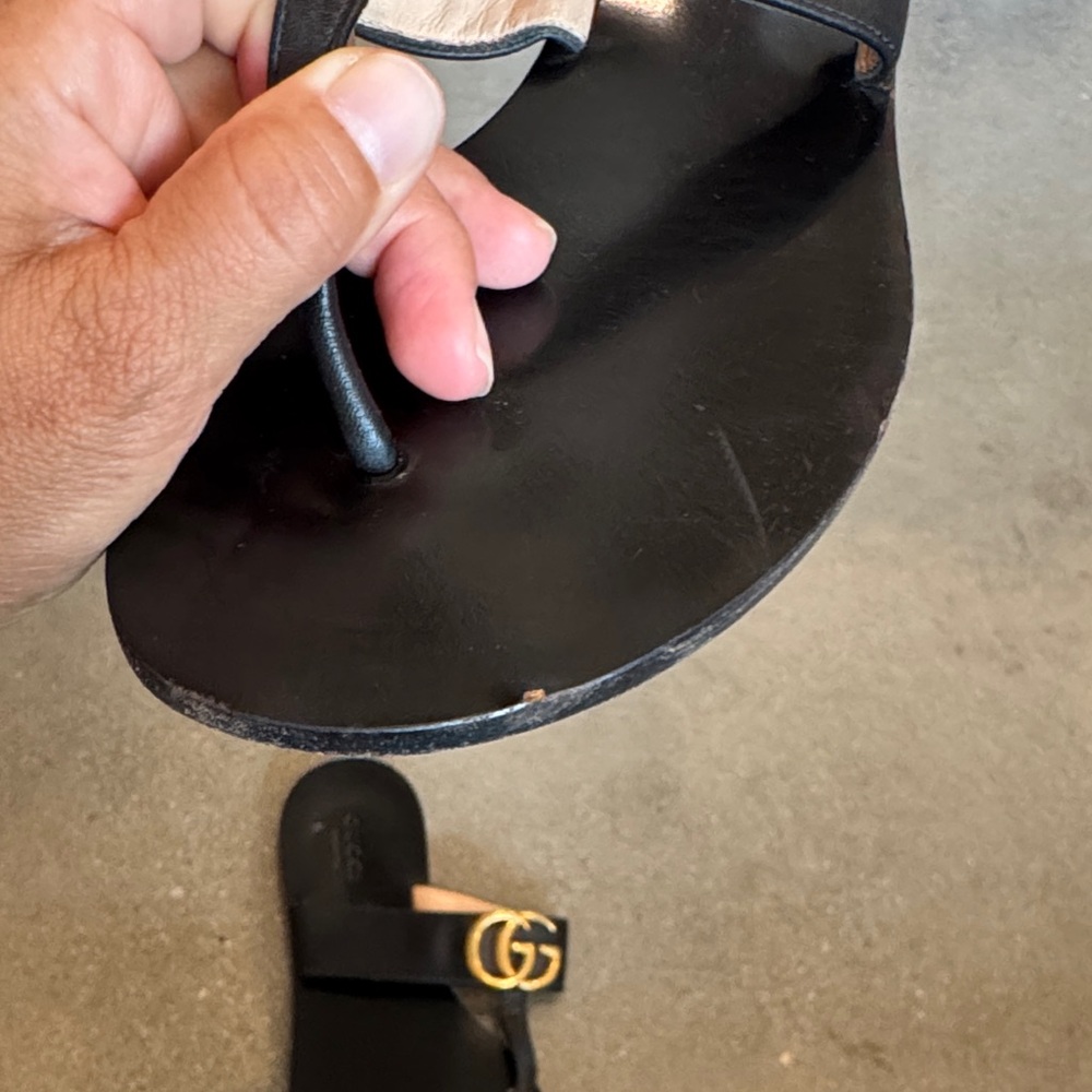 Gucci Black Sandals with Gold Double G - Picture 6 of 6